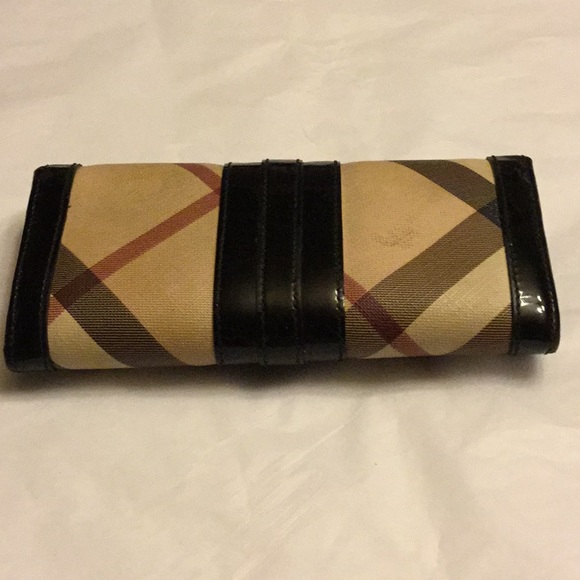 burberry women's wallet sale